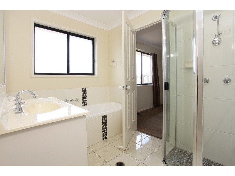 6 Cossington Circuit, Maudsland QLD 4210