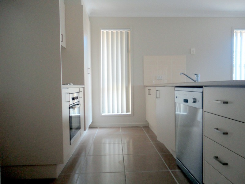 14 Collingrove Circuit, Pimpama QLD 4209