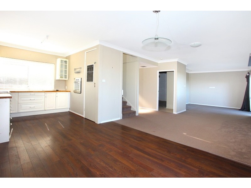 8 Tolima Drive, Tamborine Mountain QLD 4272