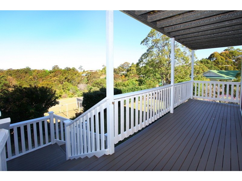 8 Tolima Drive, Tamborine Mountain QLD 4272