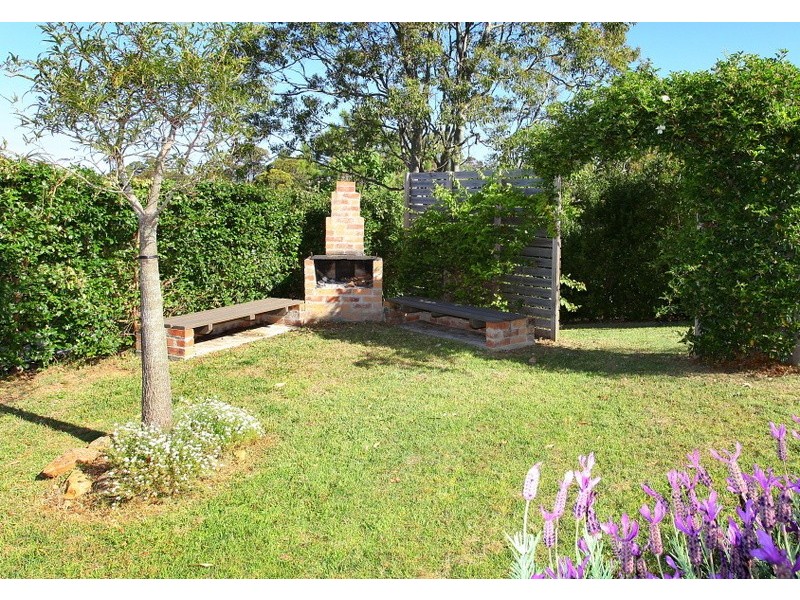 8 Tolima Drive, Tamborine Mountain QLD 4272