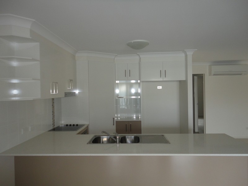 1/8 Wolseley Way, Upper Coomera QLD 4209