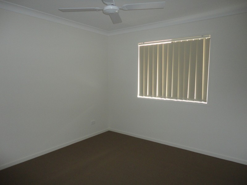 1/8 Wolseley Way, Upper Coomera QLD 4209