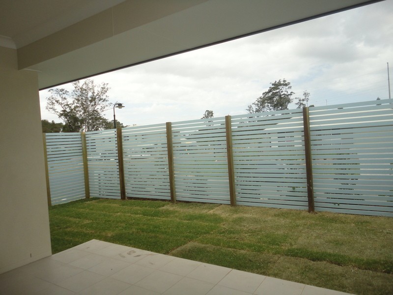 1/8 Wolseley Way, Upper Coomera QLD 4209