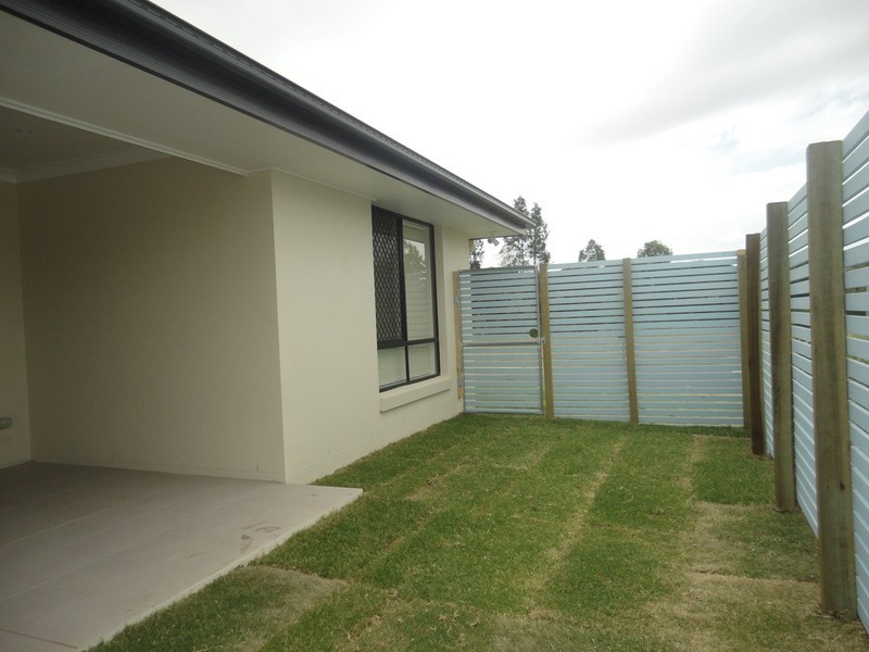 1/8 Wolseley Way, Upper Coomera QLD 4209