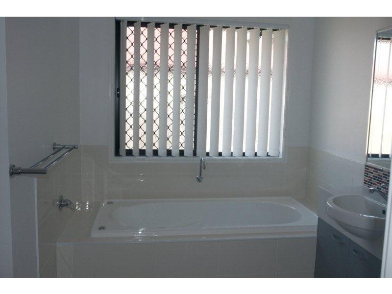 16 Sundew Crescent, Upper Coomera QLD 4209