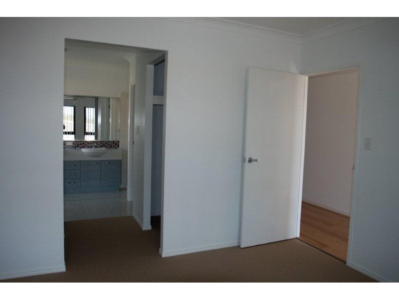 16 Sundew Crescent, Upper Coomera QLD 4209