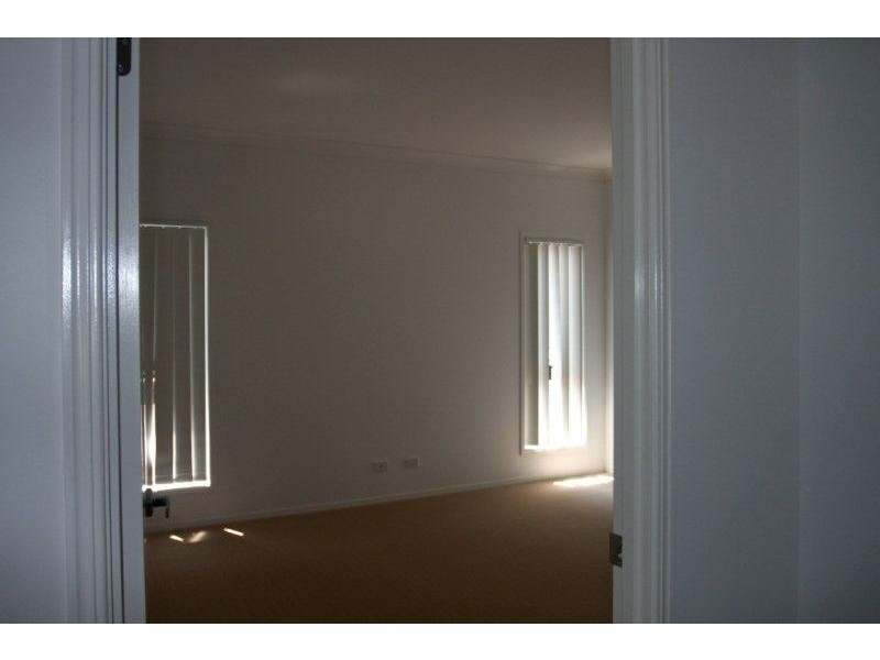 16 Sundew Crescent, Upper Coomera QLD 4209