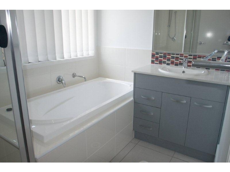 16 Sundew Crescent, Upper Coomera QLD 4209