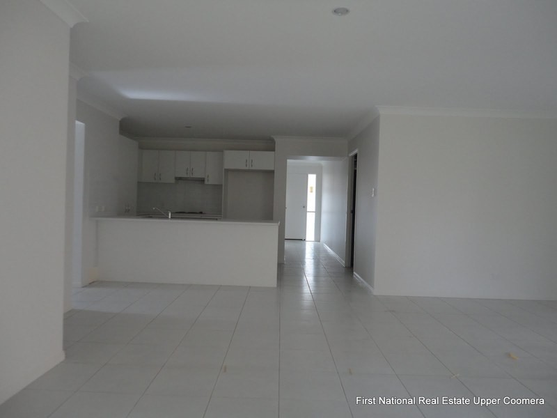 8 Earleham Court, Pimpama QLD 4209