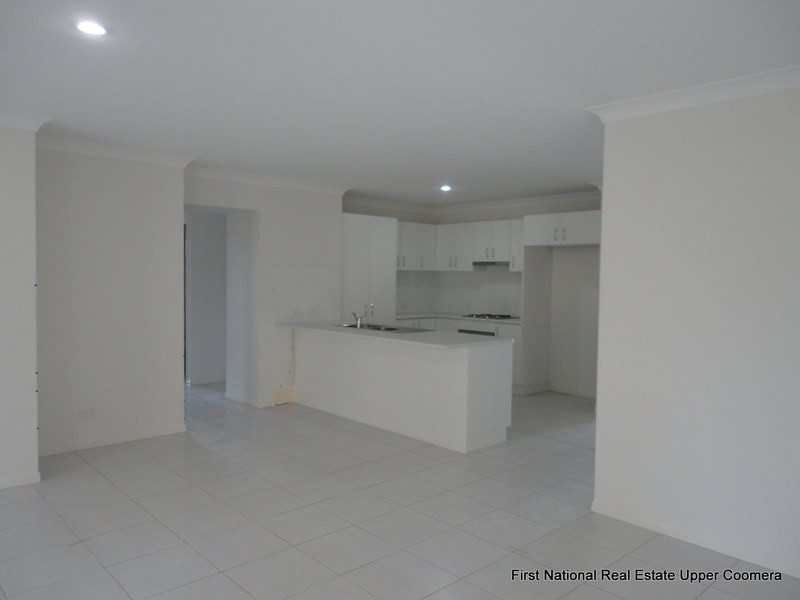 8 Earleham Court, Pimpama QLD 4209