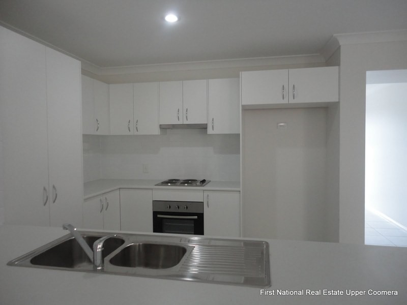 8 Earleham Court, Pimpama QLD 4209