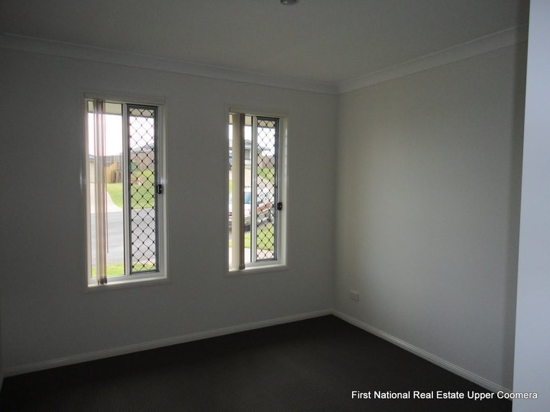 8 Earleham Court, Pimpama QLD 4209