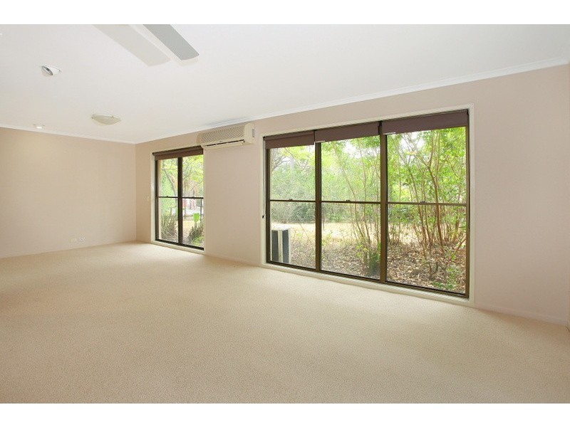 42 Ruth Terrace, Oxenford QLD 4210