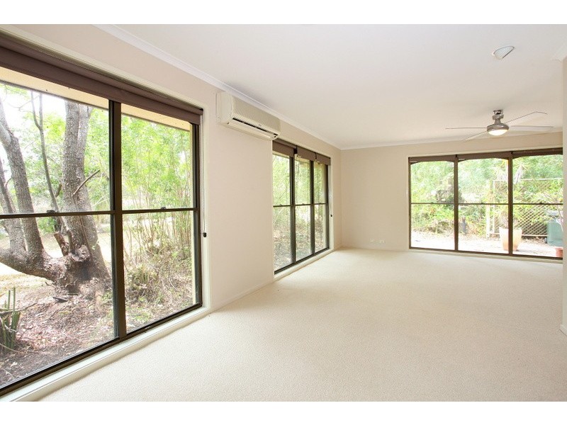 42 Ruth Terrace, Oxenford QLD 4210