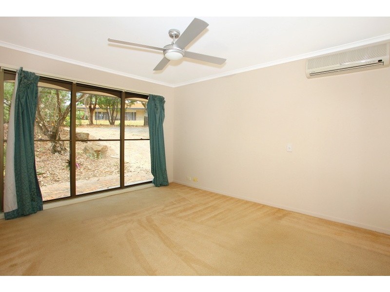 42 Ruth Terrace, Oxenford QLD 4210