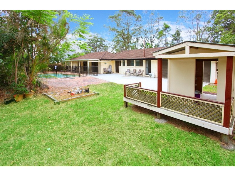 42 Ruth Terrace, Oxenford QLD 4210