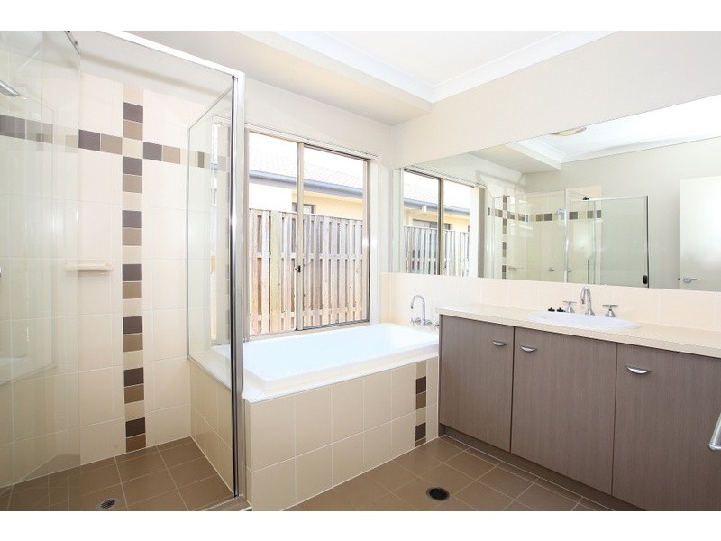 9 Bishopwood Court, Upper Coomera QLD 4209