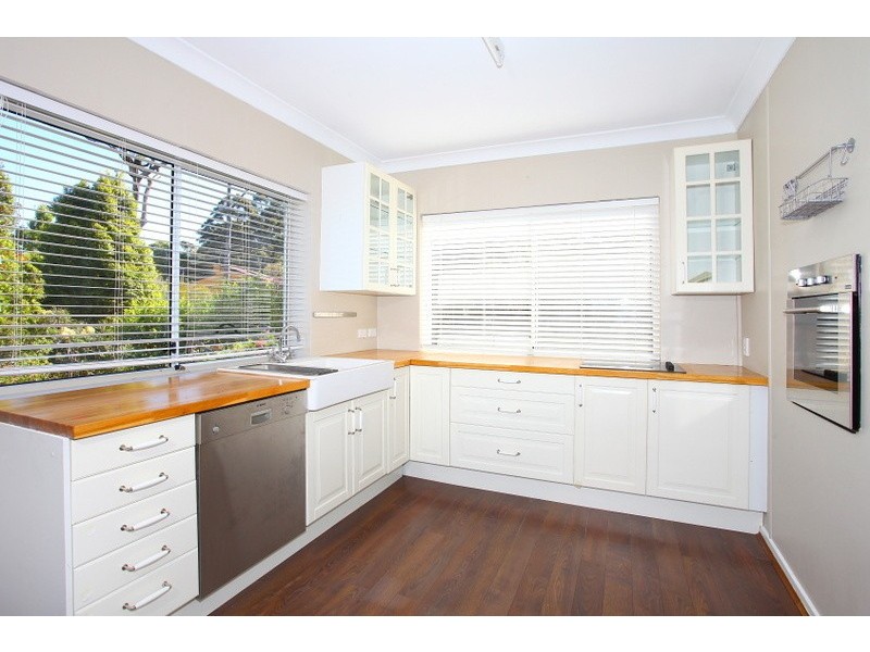 8 Tolima Drive, Eagle Heights QLD 4271