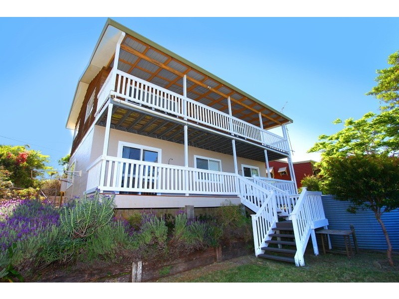 8 Tolima Drive, Eagle Heights QLD 4271