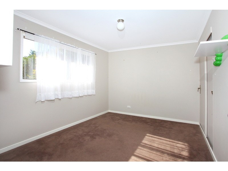 8 Tolima Drive, Eagle Heights QLD 4271