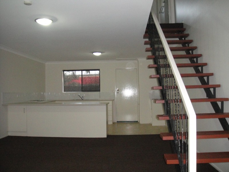 6/11 Frank Street, Labrador QLD 4215