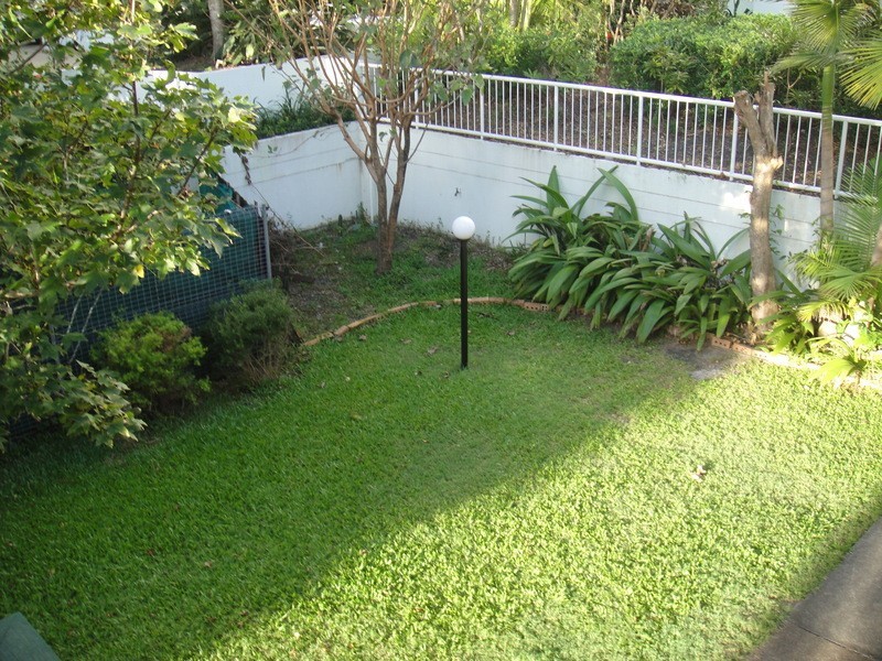 6/11 Frank Street, Labrador QLD 4215