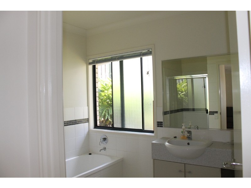 4 Armani Avenue Pimpama, Pimpama QLD 4209