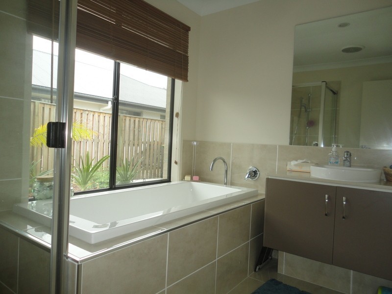 2 Yarrambat Rise, Upper Coomera QLD 4209