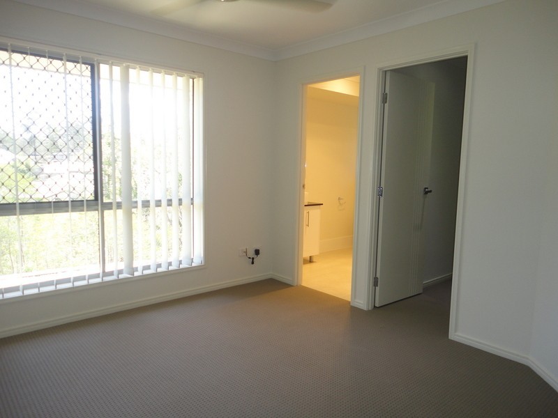 18 Gordon Drive, Upper Coomera QLD 4209