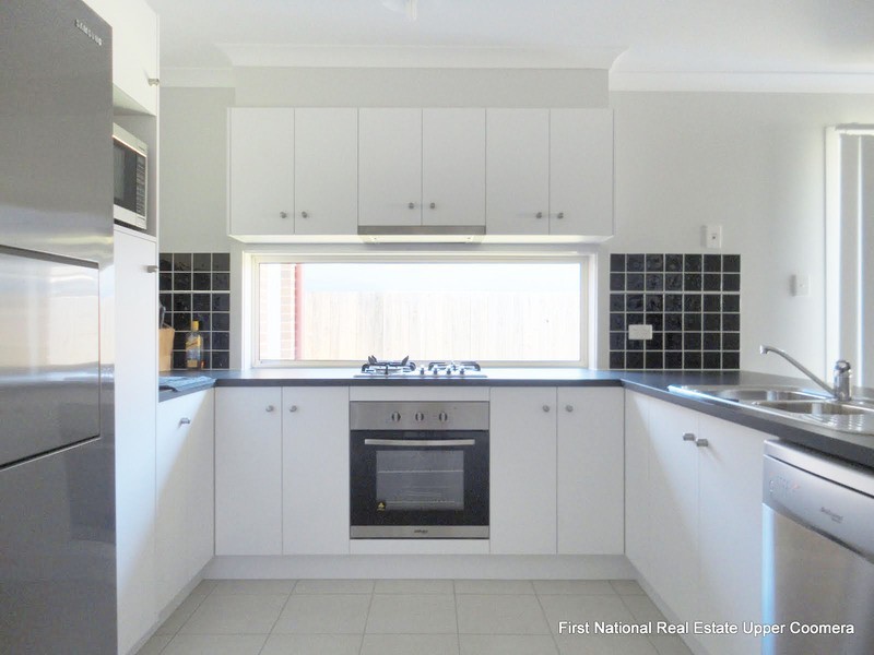 30 Collingrove Circuit, Pimpama QLD 4209