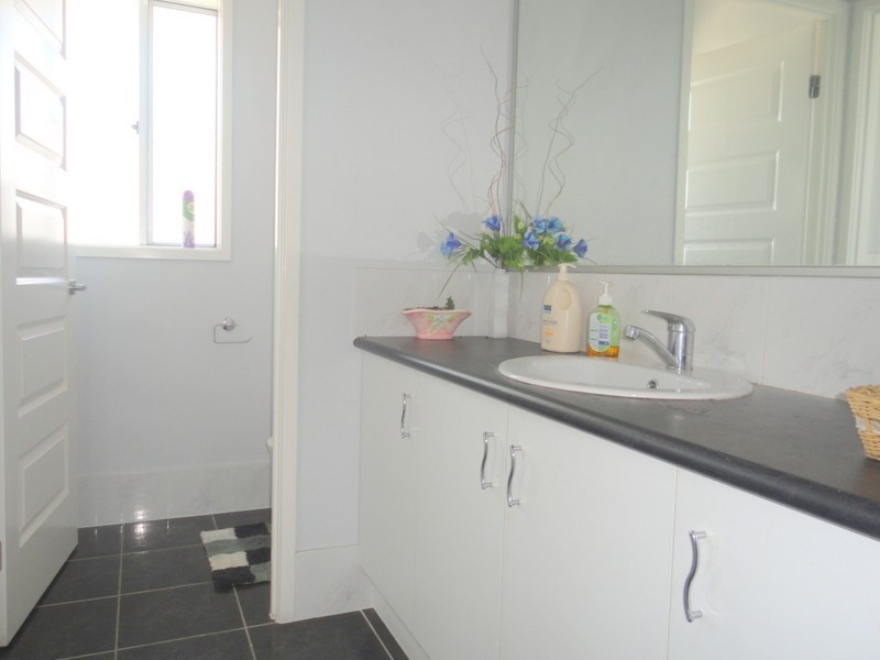 28 Rainlily Crescent, Upper Coomera QLD 4209