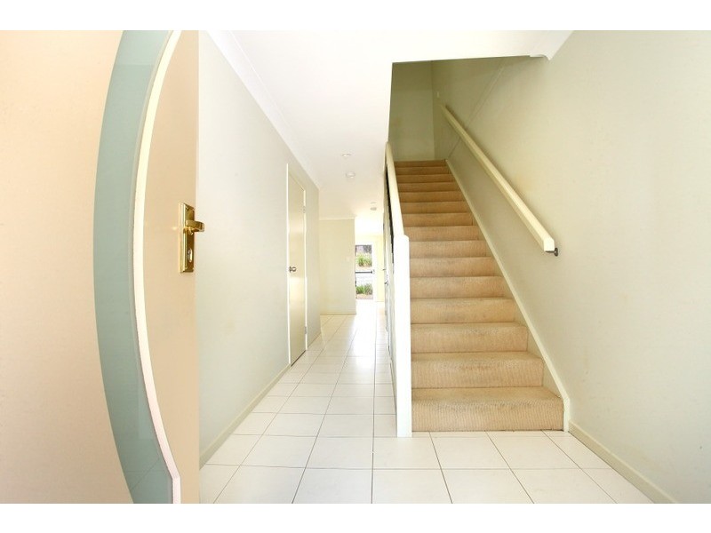 2/10 Bailer Street, Coomera QLD 4209
