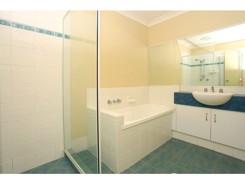 2/2 Bethany Place, Upper Coomera QLD 4209