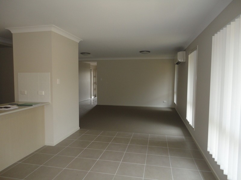 11 Charles Avenue, Pimpama QLD 4209