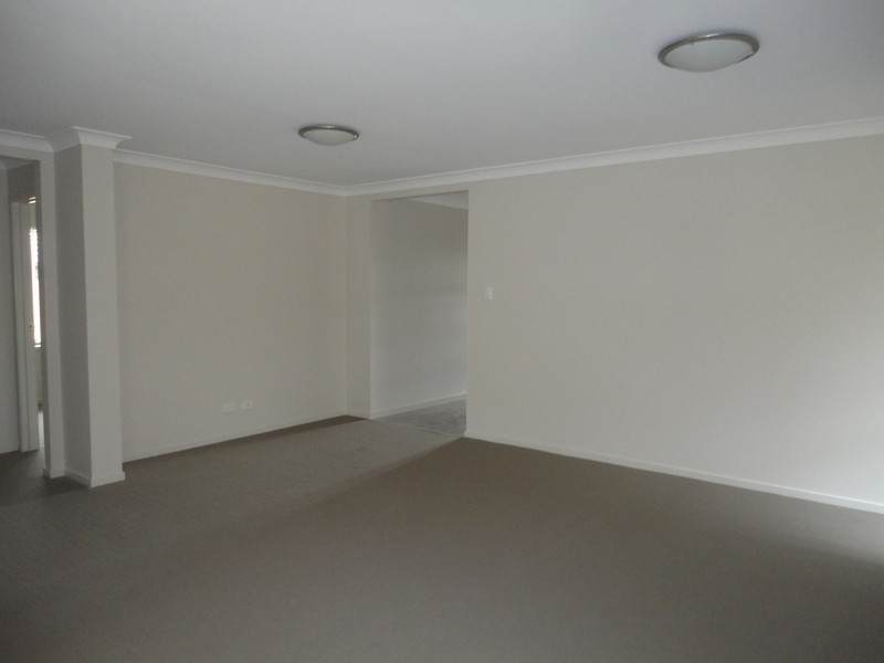 11 Charles Avenue, Pimpama QLD 4209