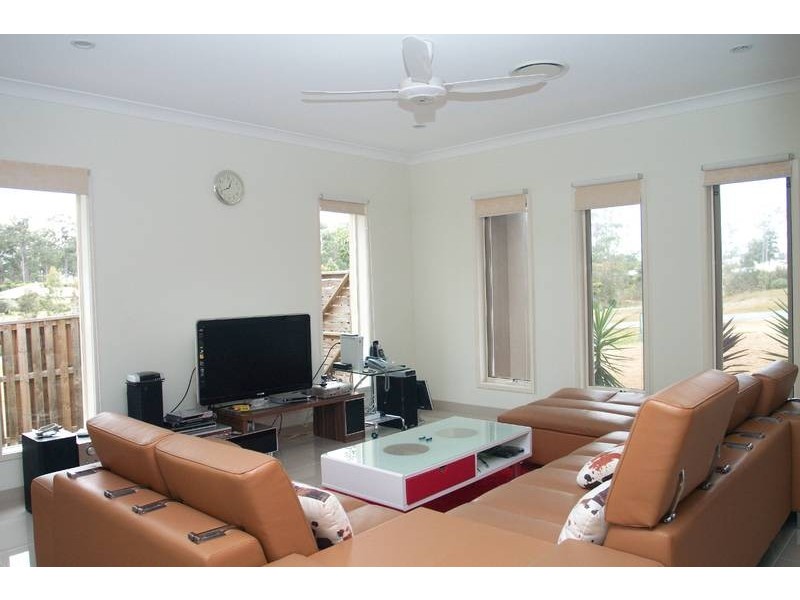 16 Paradise Street, Coomera QLD 4209