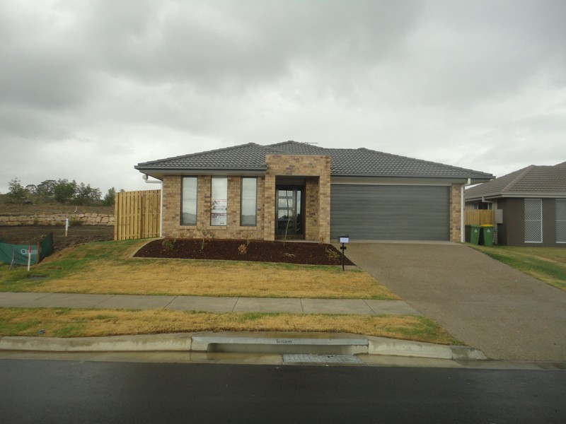 11 John Crescent, Pimpama QLD 4209