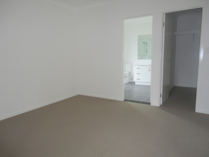 4 Dayflower Street, Upper Coomera QLD 4209