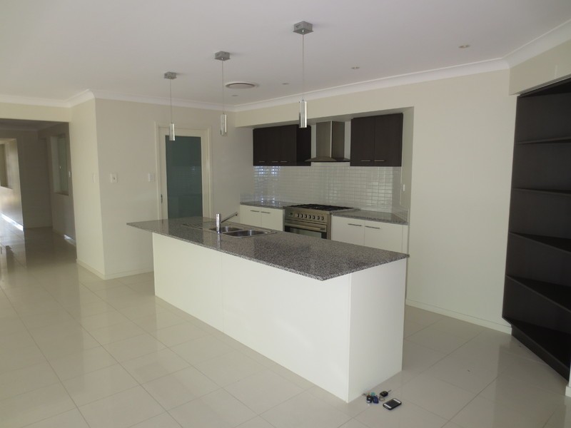 5 Cabriolet Court, Upper Coomera QLD 4209