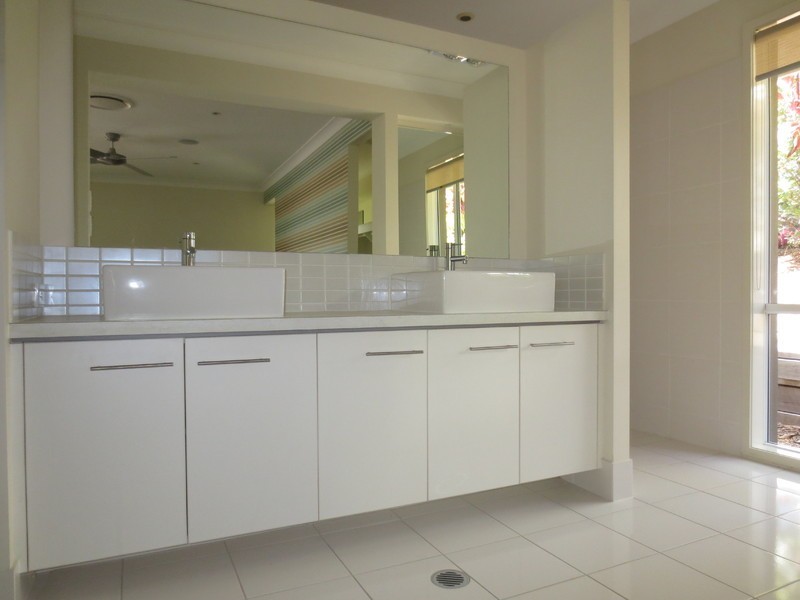 5 Cabriolet Court, Upper Coomera QLD 4209