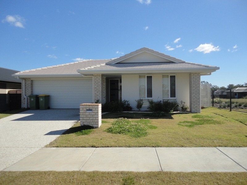 8 Collingrove Circuit, Pimpama QLD 4209