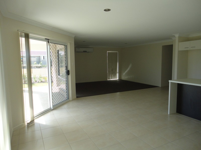 8 Collingrove Circuit, Pimpama QLD 4209