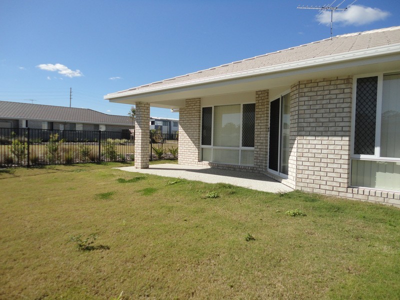 8 Collingrove Circuit, Pimpama QLD 4209