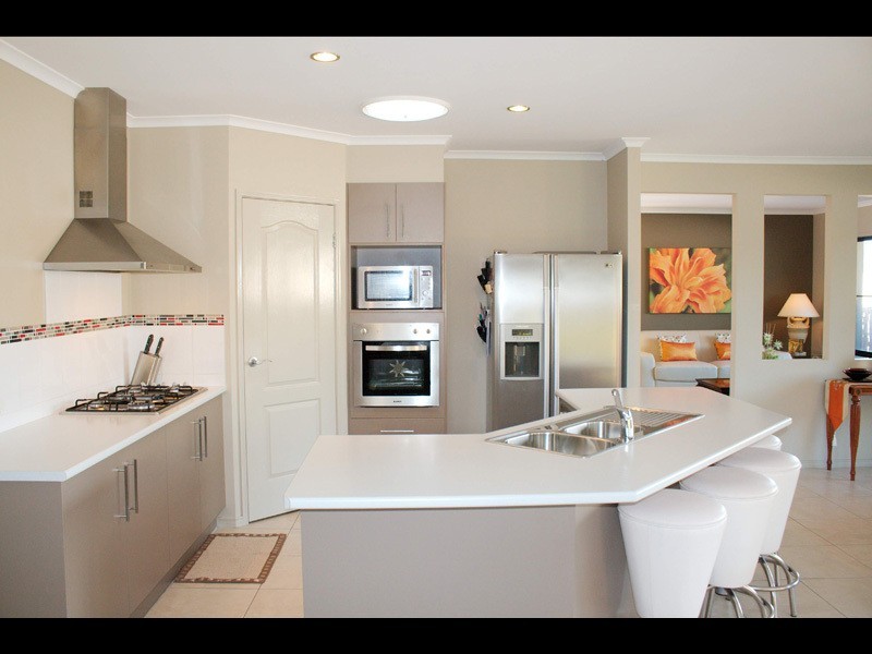 27 Treeline Circuit, Upper Coomera QLD 4209