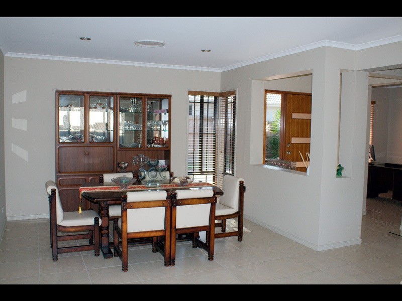 27 Treeline Circuit, Upper Coomera QLD 4209