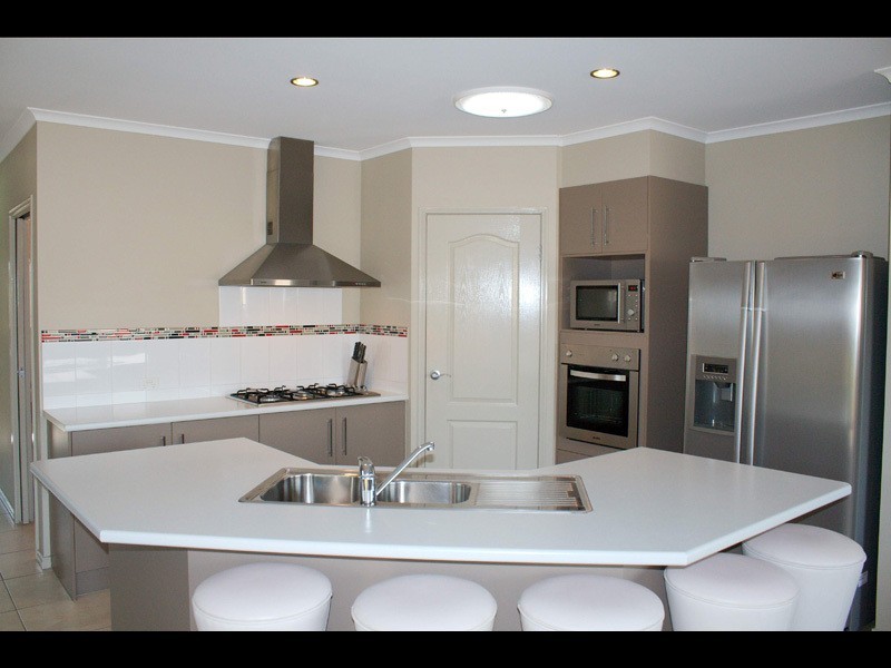 27 Treeline Circuit, Upper Coomera QLD 4209