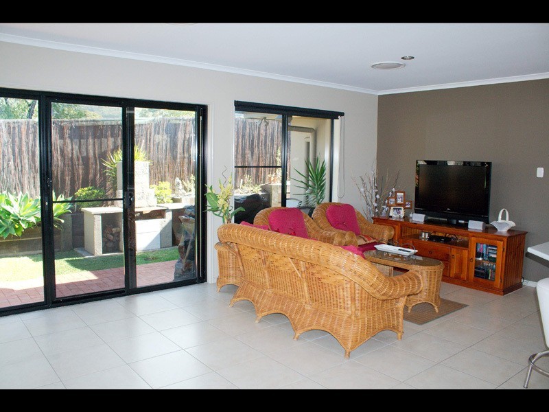 27 Treeline Circuit, Upper Coomera QLD 4209