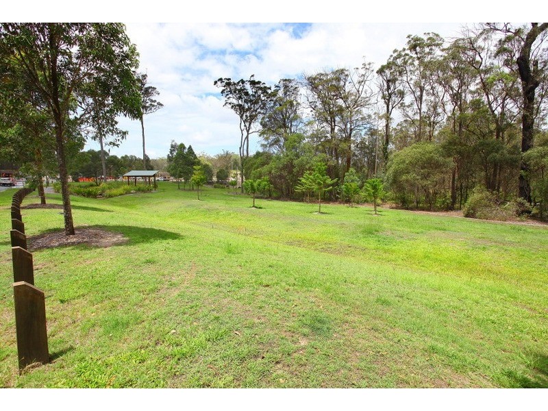 2/11 Seagreen Drive, Coomera QLD 4209