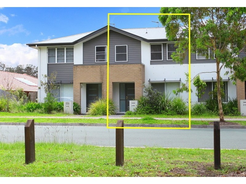 2/11 Seagreen Drive, Coomera QLD 4209